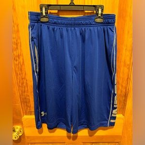 🔥Under Armour Mens Shorts large, loose fit, small snag in front (see picture)